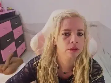 Stripchat Free Porn Cam of HannaBrave