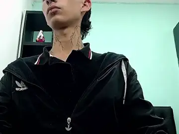 Stripchat Sex Chat of ttimy_x_boy