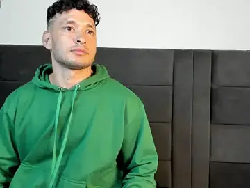 Stripchat Live Sex Cam of alejandro__2