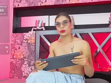 Stripchat Sex Cam of cami_doll_
