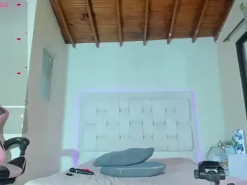 Stripchat Free Porn Cam of shanakendall