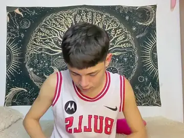 Stripchat Live Porn of Andy_Belier23