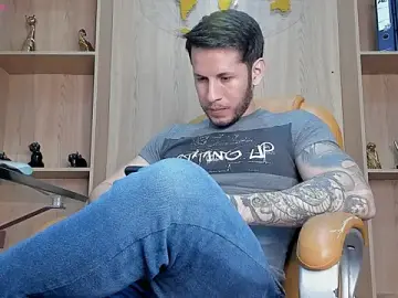 Stripchat Best live sex cam show of George_Diesell