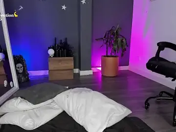 Stripchat Watch Live Sex Cams of Raven_Witch_