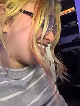 Stripchat Live Porn of Sophia_Weest99