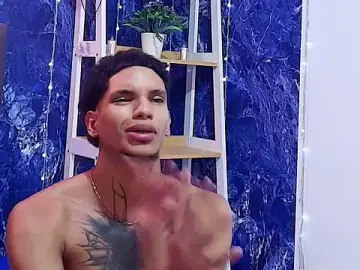 Stripchat Free Live Porn of kai_storm77