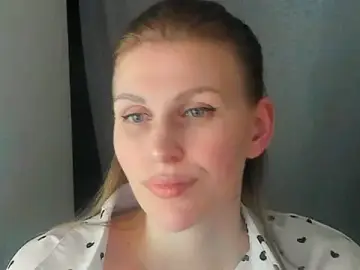 Stripchat Live Sex Cam of JuliaMuuun