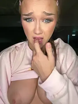Stripchat Free Porn Cam of Hannah-2007