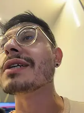 Stripchat Live Sex of andrewlopezz