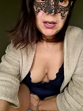 Stripchat Free Porn Cam of larizinha2026