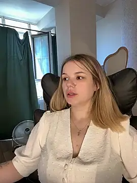 Stripchat Live Sex Cam of KimEvanss