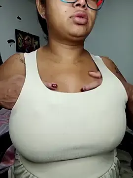 Stripchat Live Sex of chalohott