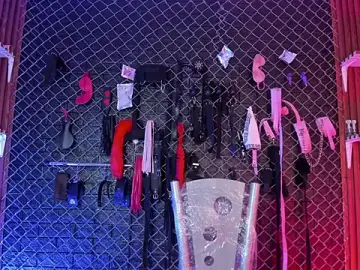 Stripchat Live Sex Cam of Black_Rosse_bdsm