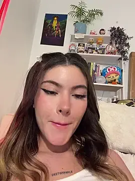 Stripchat Live Sex Cam of Your_Honeey