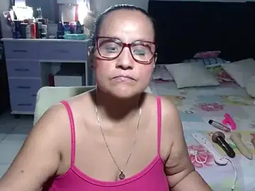 Stripchat Sex Cam of pervert_mommy_