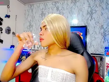 Stripchat Free Live Porn of Karol_Vanessa__