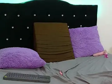 Stripchat Free Live Porn of ZirellaandSloan