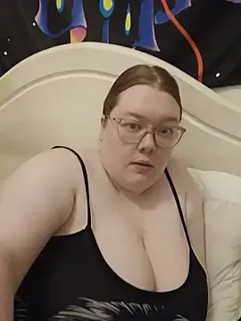 Stripchat Nude Webcam of Sexycurvyemilyy