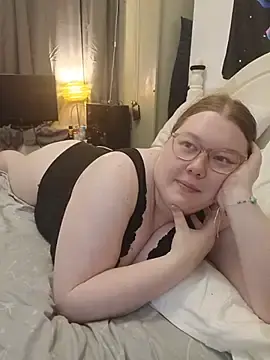 Stripchat Free Live Porn of Sexycurvyemilyy