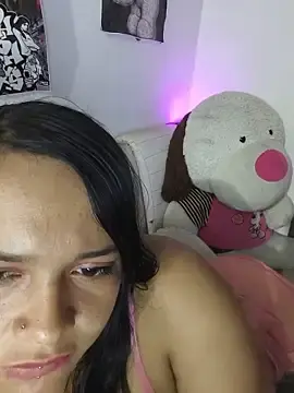 Stripchat Live Sex Cam of ebonysummer_