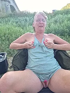 Stripchat Free Live Porn of lescoquinsdu40
