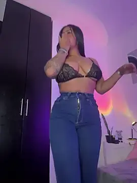 Stripchat Live Sex of meganjames1