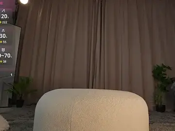 Stripchat Sex Cam of KaryCherry