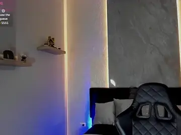 Stripchat Sex Cam of Brad_Summer