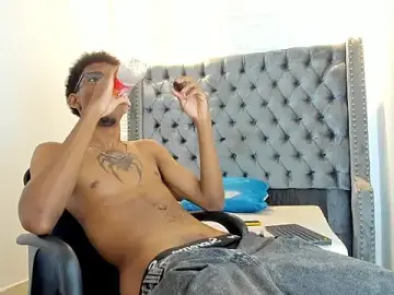 Stripchat Free Porn Cam of nero_reyd