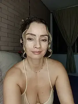Stripchat Sex Chat of Loly_Horny