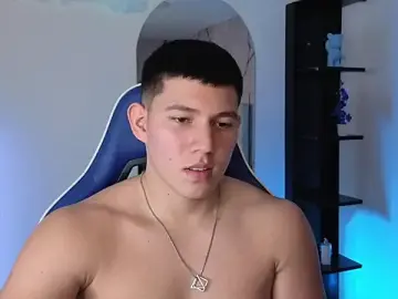 Stripchat Live Porn of JamesCr_