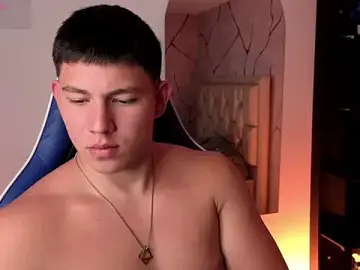 Stripchat Sex Cam of JamesCr_