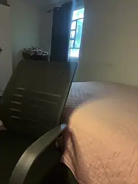 Stripchat Free Porn Cam of La_Milli
