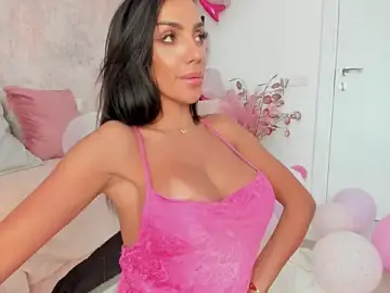 Stripchat Nude Webcam of Erika_Bee