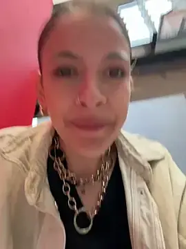 Stripchat Live Sex of alana15