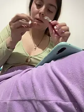 Stripchat Live Sex Cam of Cloew_Marz