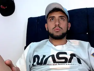 Stripchat Sex Cam of derek_smiith