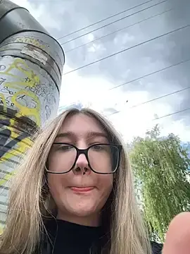 Stripchat Sex Cam of MollyOrgazm