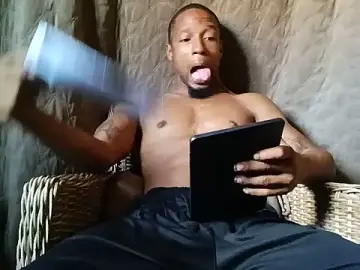 Stripchat Live Porn of GuudBoy504