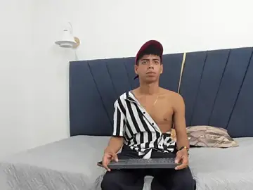 Stripchat Adult Webcams of alexx_cum18