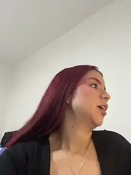 Stripchat Adult Webcam of Mistic_Cherry_