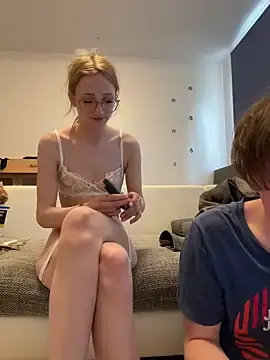 Stripchat Watch Live Sex Cams of LauraundSteve_
