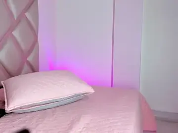 Stripchat Watch Live Sex Cams of shaira-07