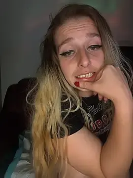 Stripchat Free Porn Cam of Sweet-SpicyOff