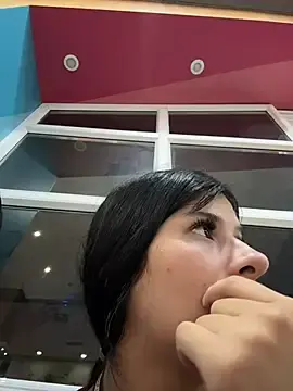 Stripchat Live Sex Cam of Mia_Alanna