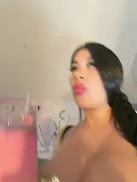 Stripchat Live Sex Cam of kiim_taaylor