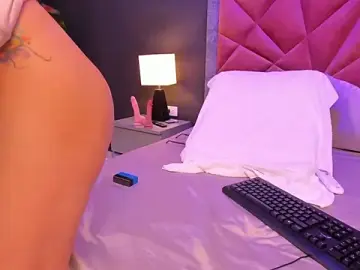 Stripchat Live Porn of mia_milff