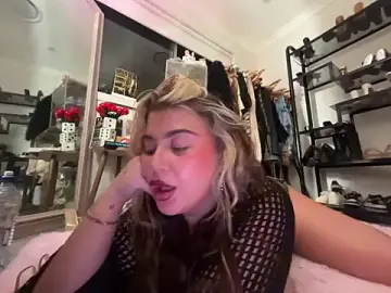 Stripchat Adult Webcam of luckygigi