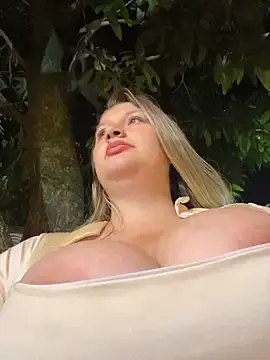 Stripchat Live Sex Cam of aurora_coldd
