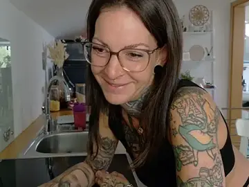 Stripchat Free Porn Cam of BrownieyQueen